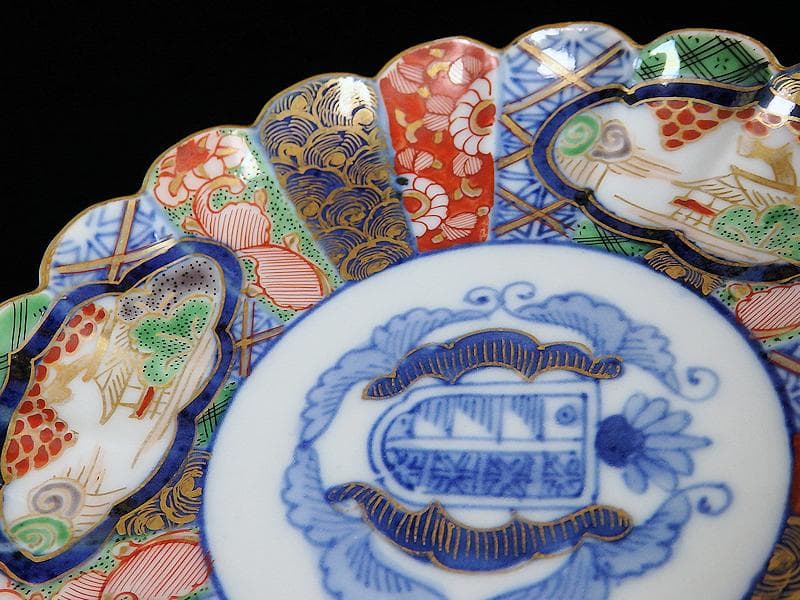 大聖寺伊万里　金襴手　輪花形　紋章の図　５寸皿　D174AS-fbda