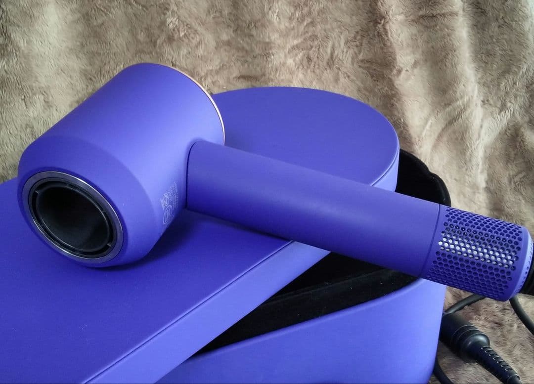 ダイソンヘアドライヤー　dyson supersonic ionic HD08