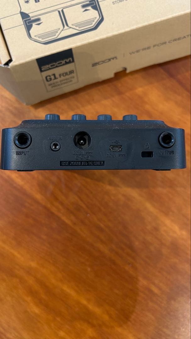 【ほぼ新品】ZOOM G1 FOUR マルチエフェクター