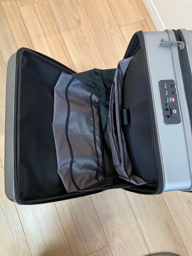【週末限定割引中！】Samsonite EVOA キャリーケース保証書付き