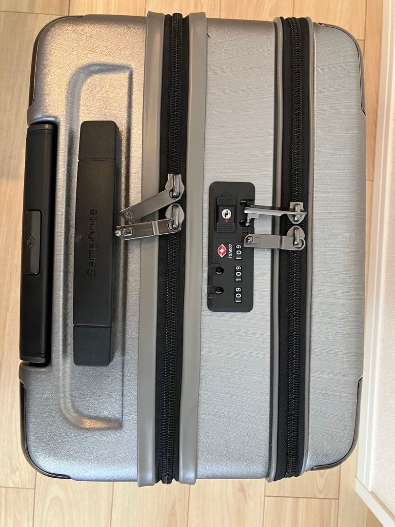 【週末限定割引中！】Samsonite EVOA キャリーケース保証書付き