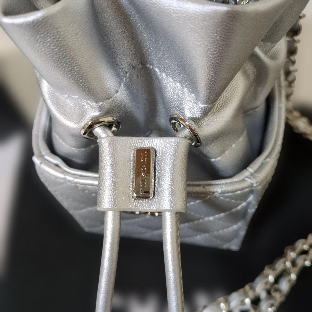 シルバーキルティングショルダーバックノベルティ