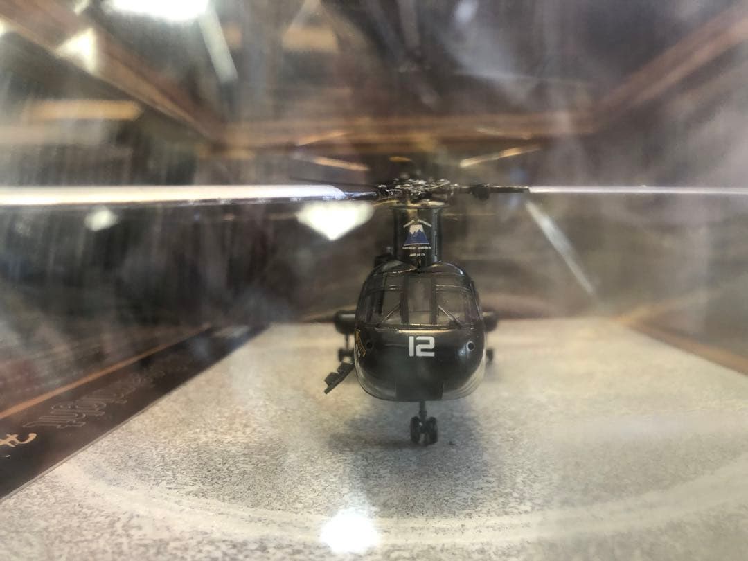 完成品　ジオラマ  1/72 BOEING CH-46D シーナイト