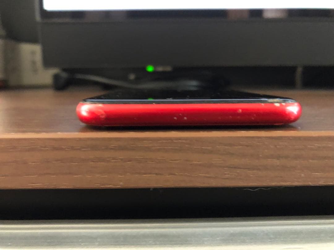 【SIM解除済み・割れ線あり】iPhone8 レッド 64GB