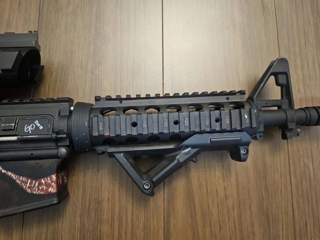 東京マルイ 次世代電動ガン ブラック バットマンジョーカー風カスタム