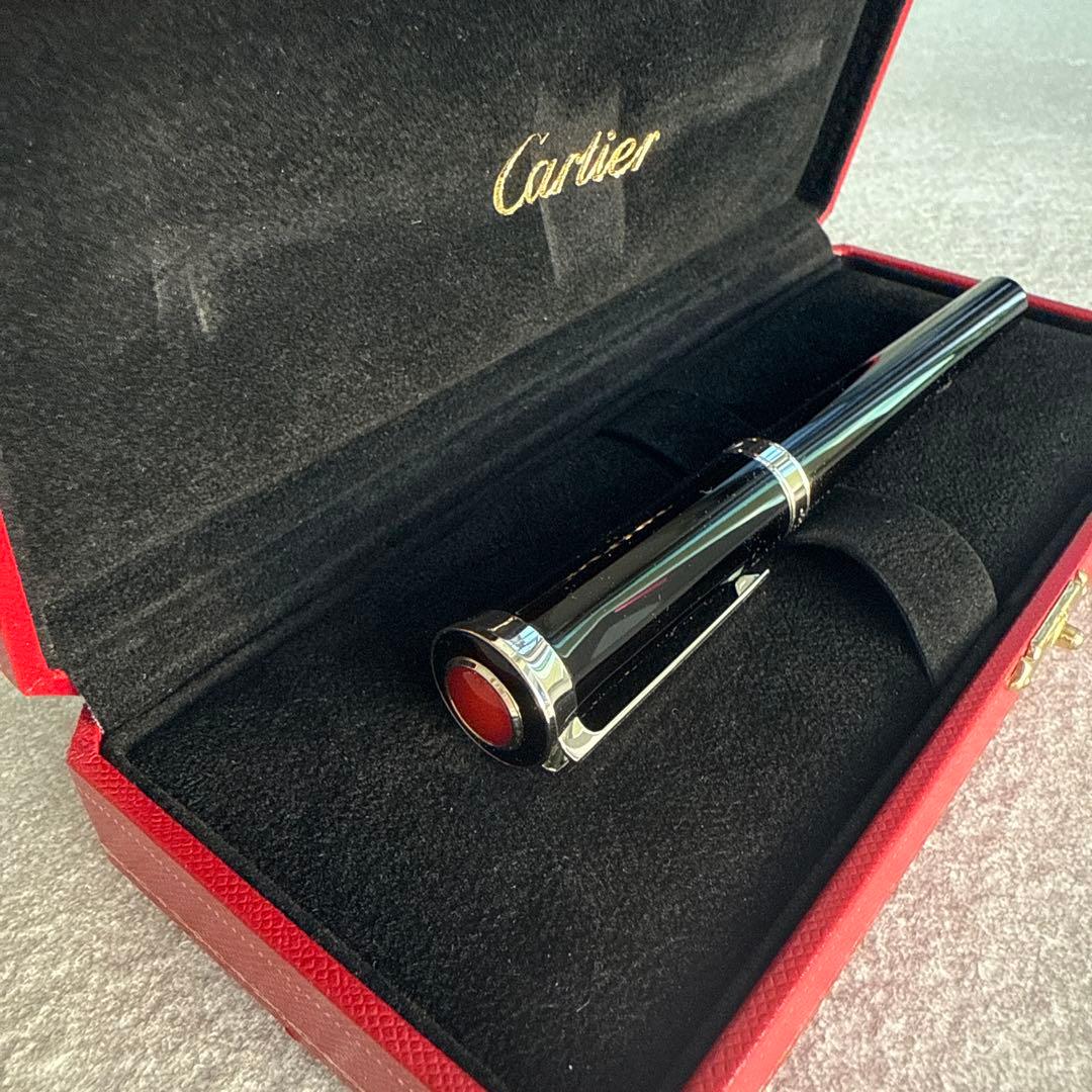 【新品＊未使用】Cartier 黒 ボールペン ケース付き 珍しい赤い石付き