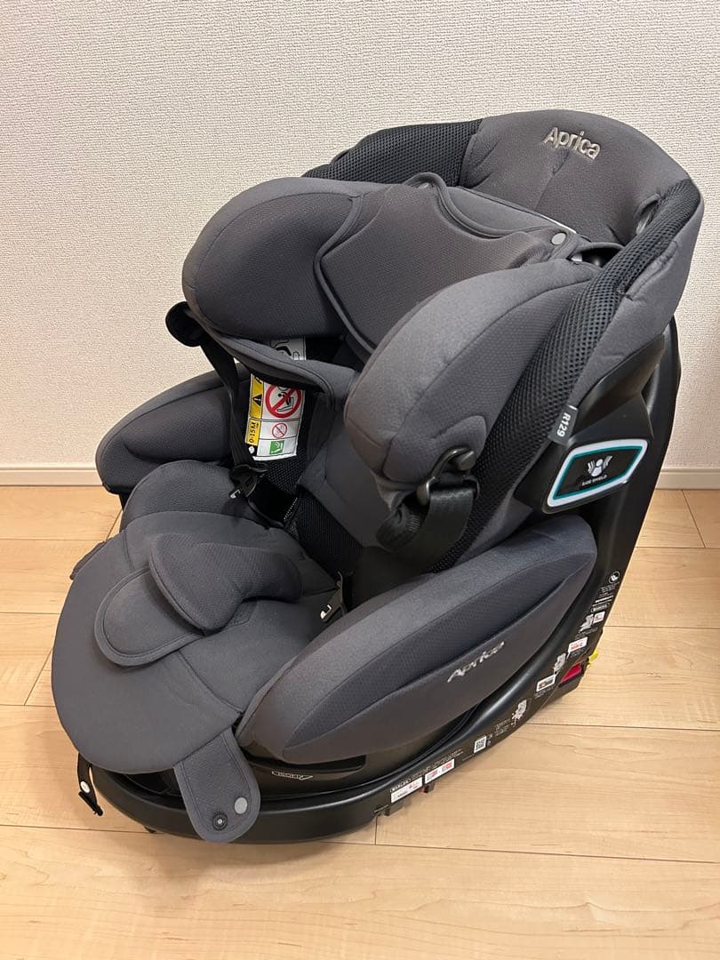 Aprica フラディアグロウ グレー ISOFIX対応 2023年購入