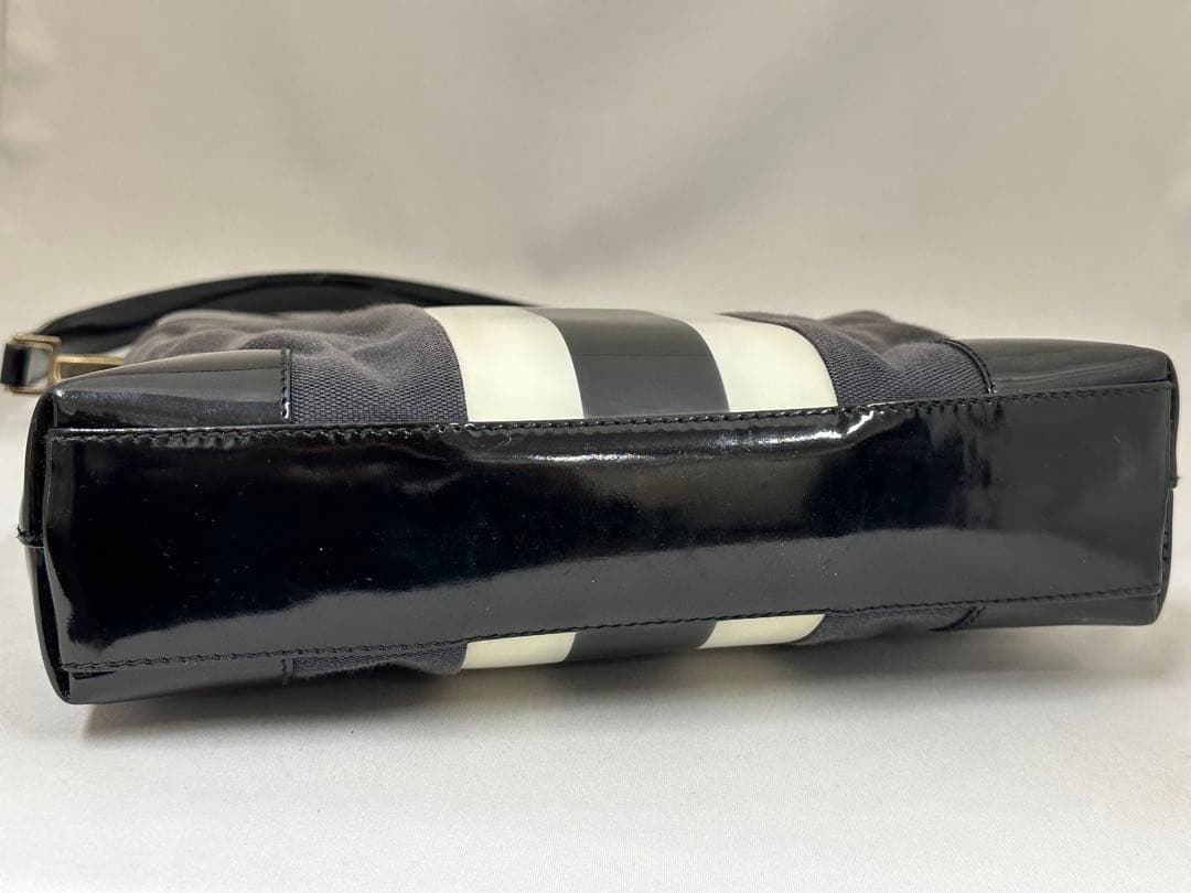 GUCCI グッチ キャンパス ワンショルダーバッグ