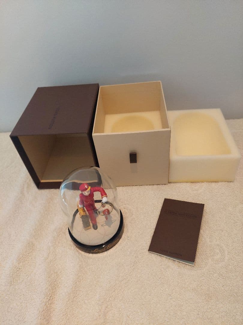 Louis Vuitton ベルボーイ人形 ガラスドーム付き
