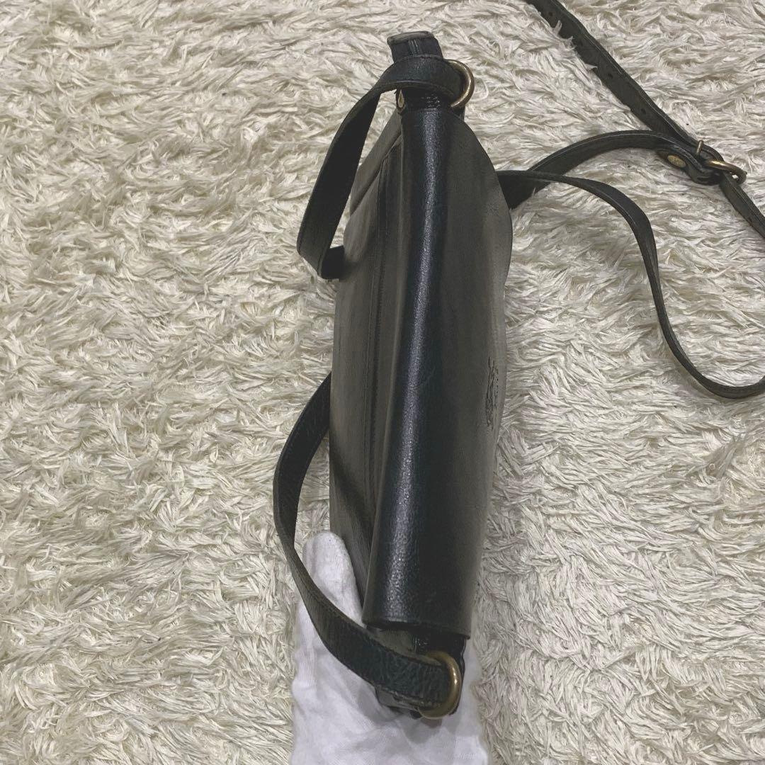 イルビゾンテ ショルダーバッグ フラップ レザー ロゴ型押し ブラック