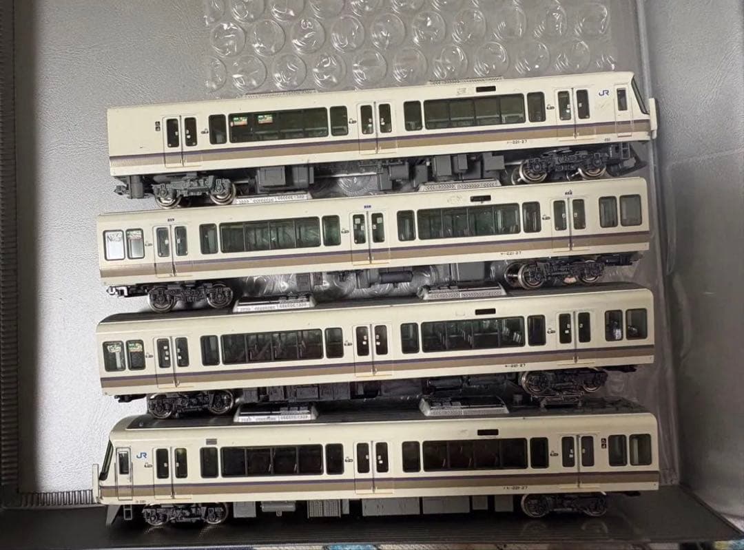 221系Nゲージ電車模型 4両セット アイボリー
