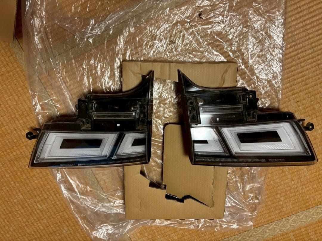 （Hana!!） ヴェルファイア30系後期純正通常テールランプ4点