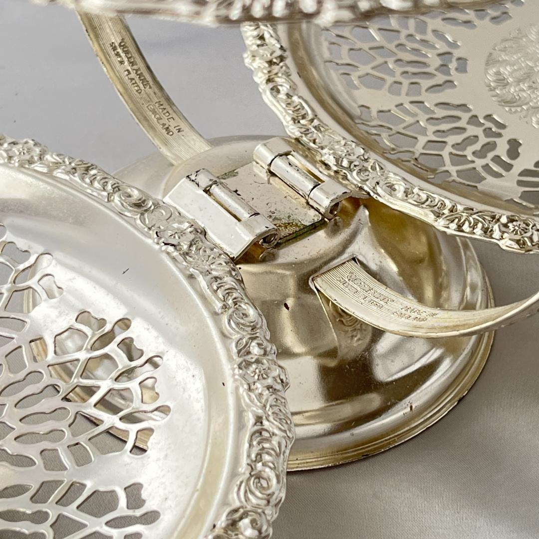 【英国 】エンボスと透かしのケーキスタンド Queen Anne