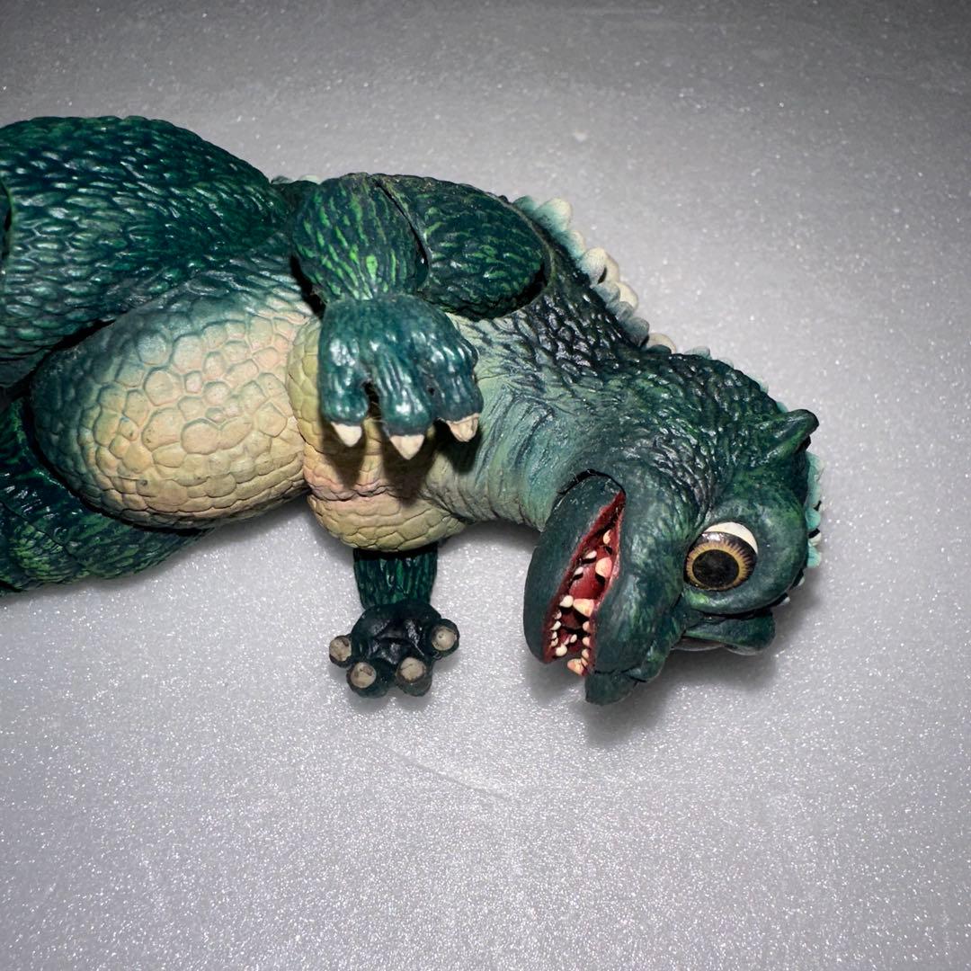 S.H.MonsterArts リトルゴジラ フィギュア