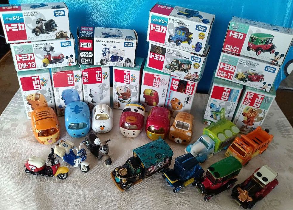 ディズニー ミニカーセット トミカ　まとめ売り　15台　中古　箱あり