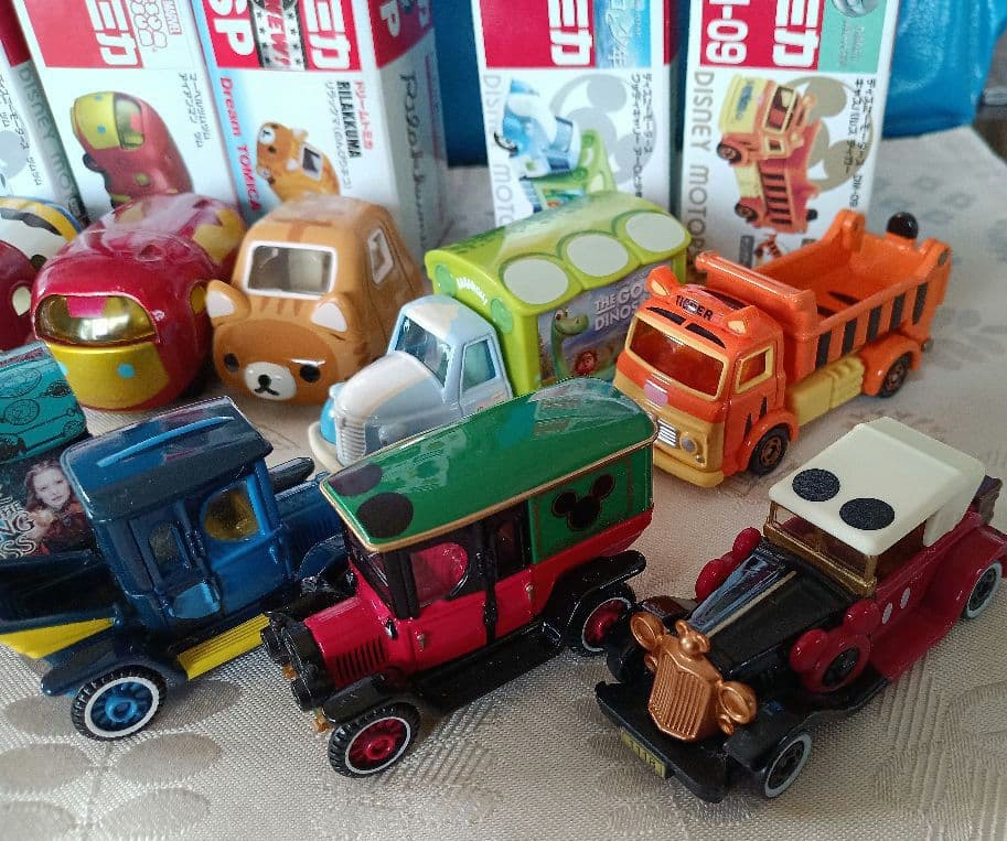 ディズニー ミニカーセット トミカ　まとめ売り　15台　中古　箱あり