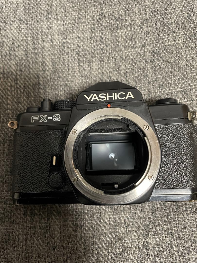 YASHICA FX-3 とZeiss バリオゾナー28−85ミリ　昭和レトロ