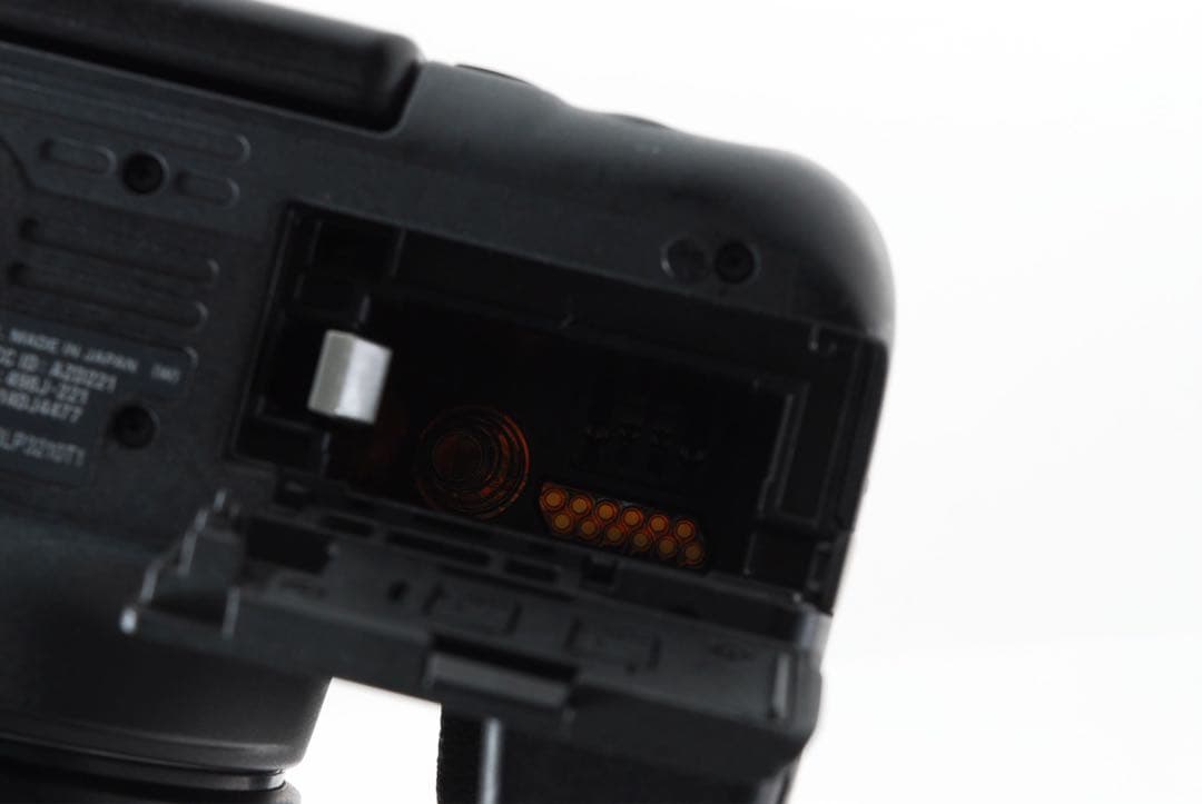 一眼レフカメラCanon EOS Kiss X8i 標準&望遠ダブルレンズセット