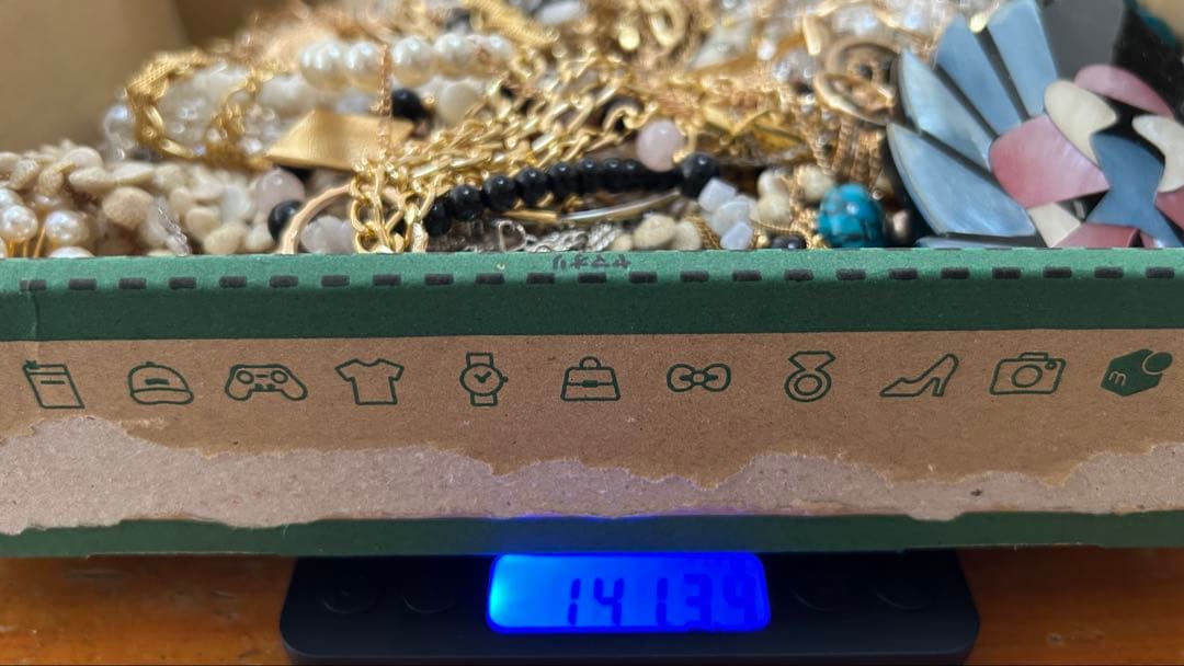 D*7様 アクセサリー まとめ売り イミテーション ジャンク品 ①