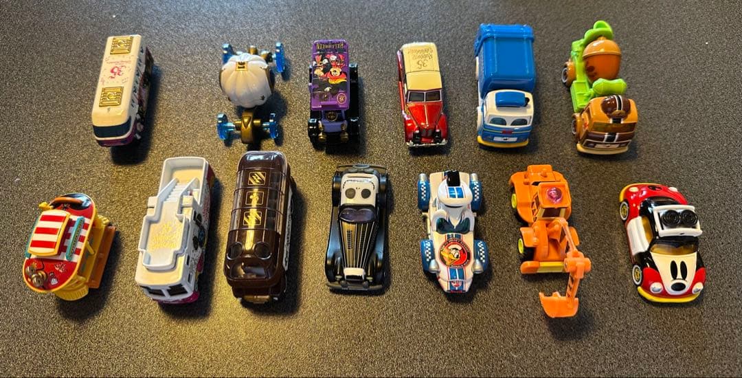 まとめ売り!!大量のトミカとトミカタウン関連商品!!