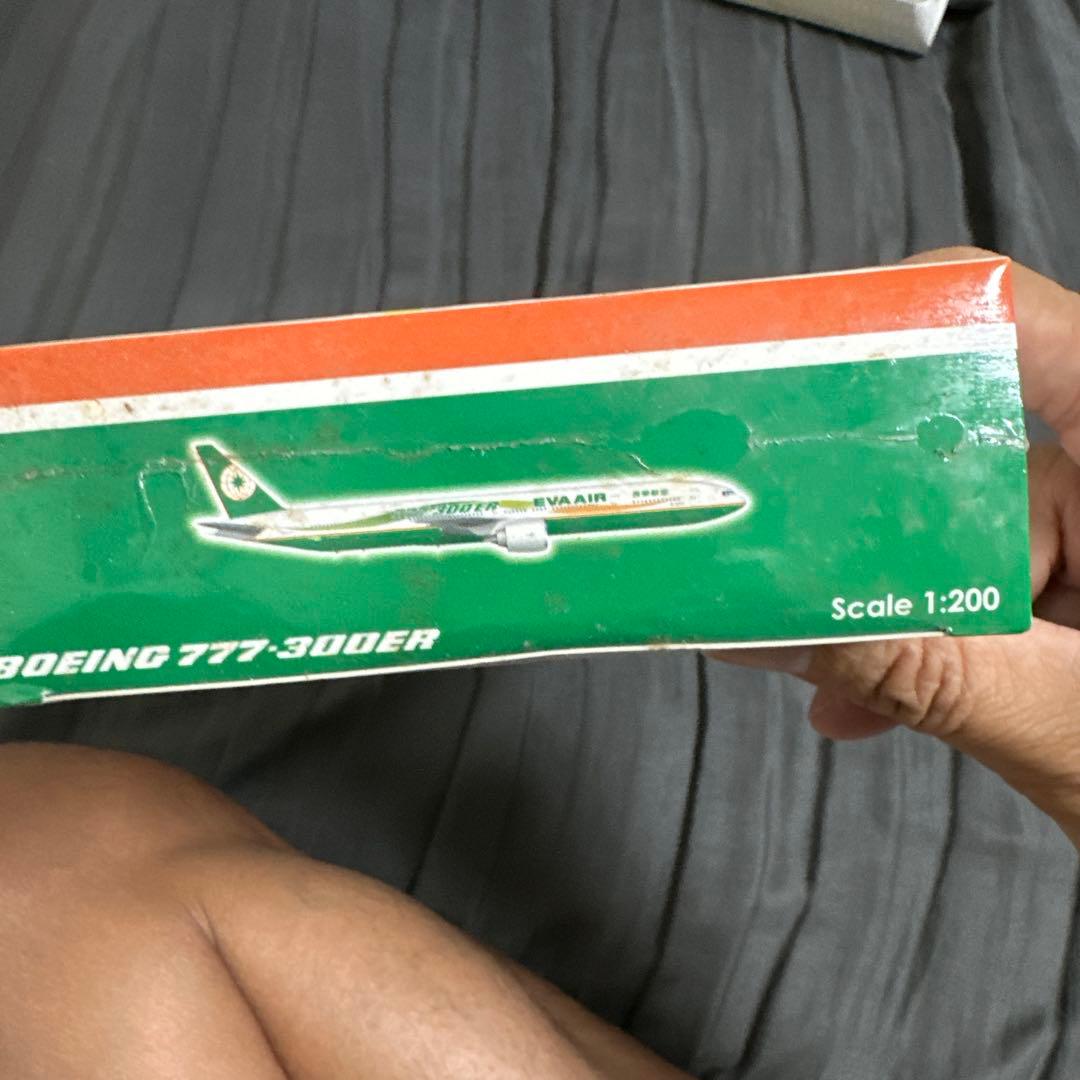 EVA AIR Boeing 777-300ER スケール1:200 未開封