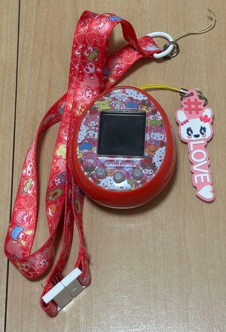 たまごっちみーつ　サンリオキャラクターズDXセット　赤