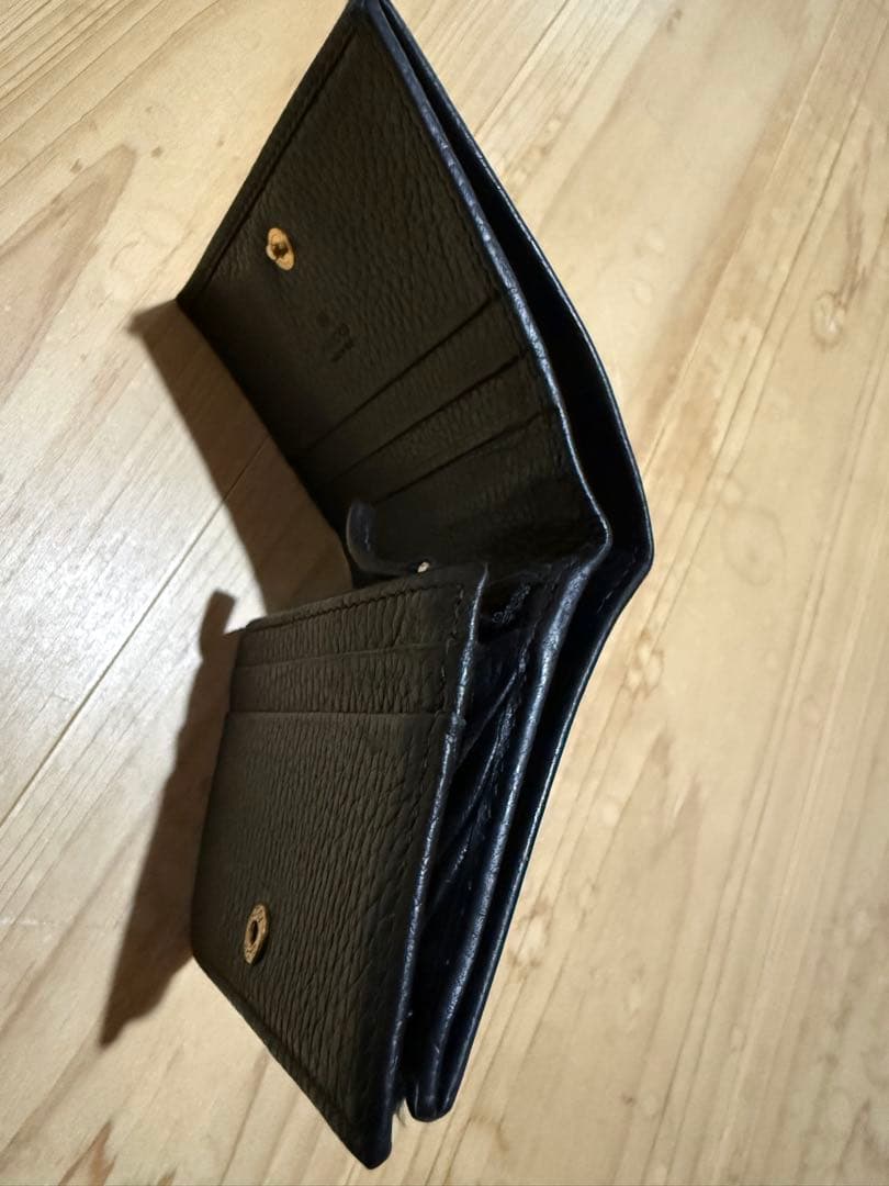 GUCCI二つ折り財布USED