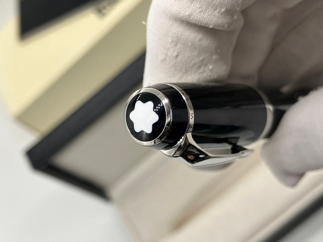 【未使用品】モンブラン ボエム 万年筆 ペン先14K ブラック シルバー