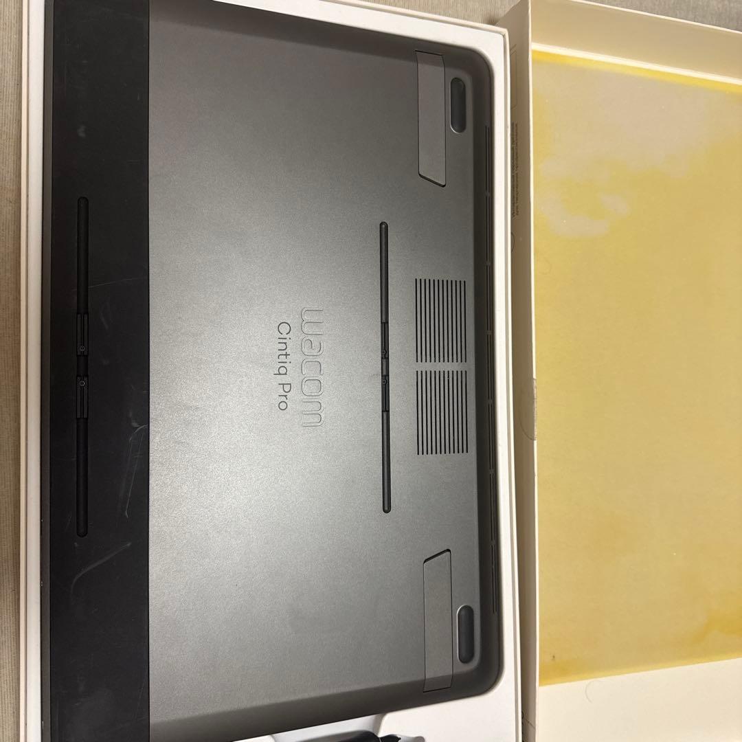 Wacom Cintiq Pro 液晶ペンタブレット本体　2017版