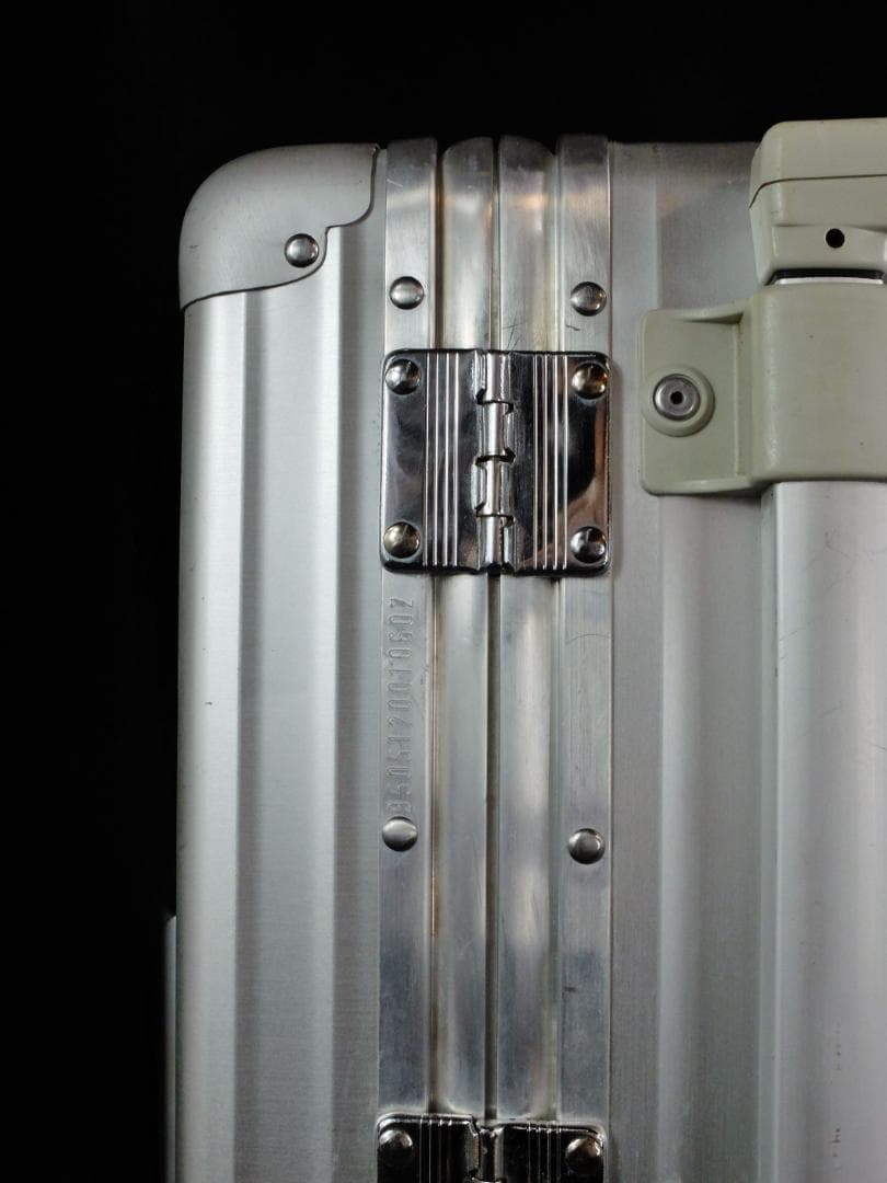 リモワ 950.51 トパーズ 2輪 縦型 パイロットケース 42L