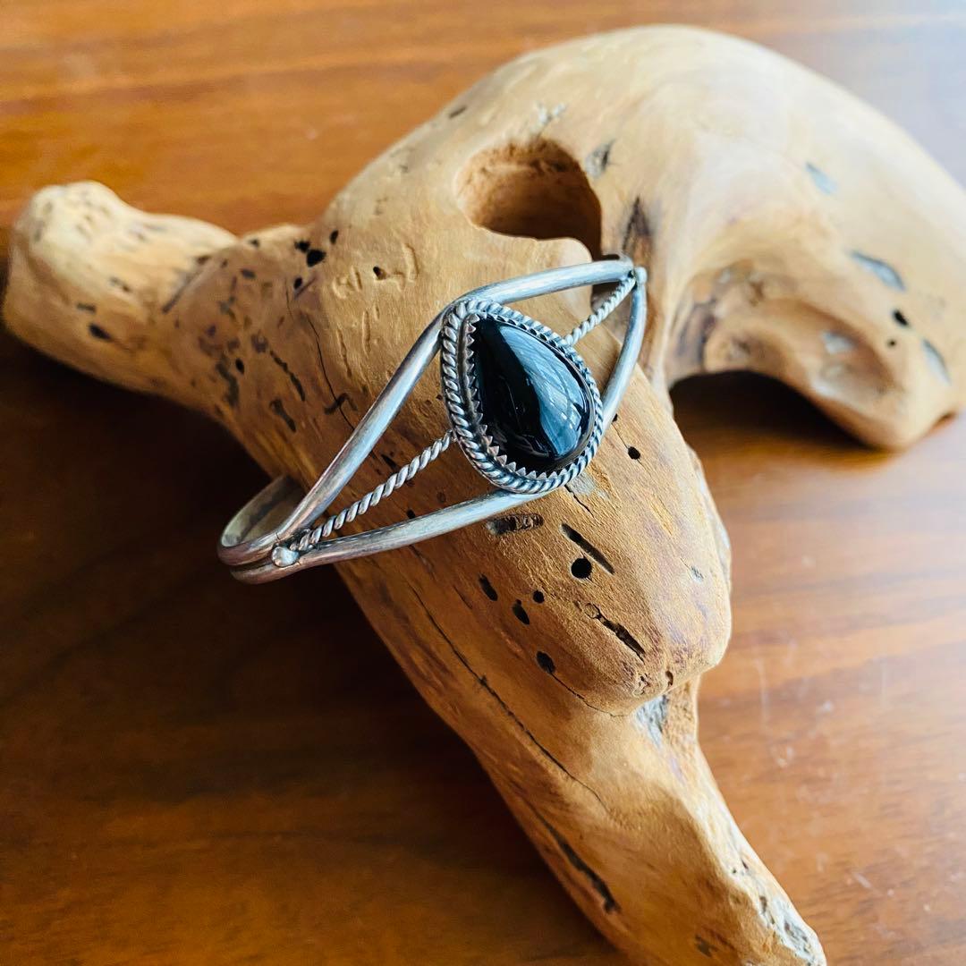 インディアン ジュエリー オニキス シルバー バングル