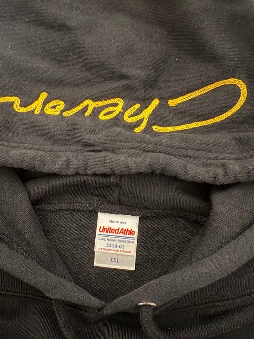 Chevon 【受注生産限定】刺繍プルオーバー / 黄色刺繍 / ブラックXXL