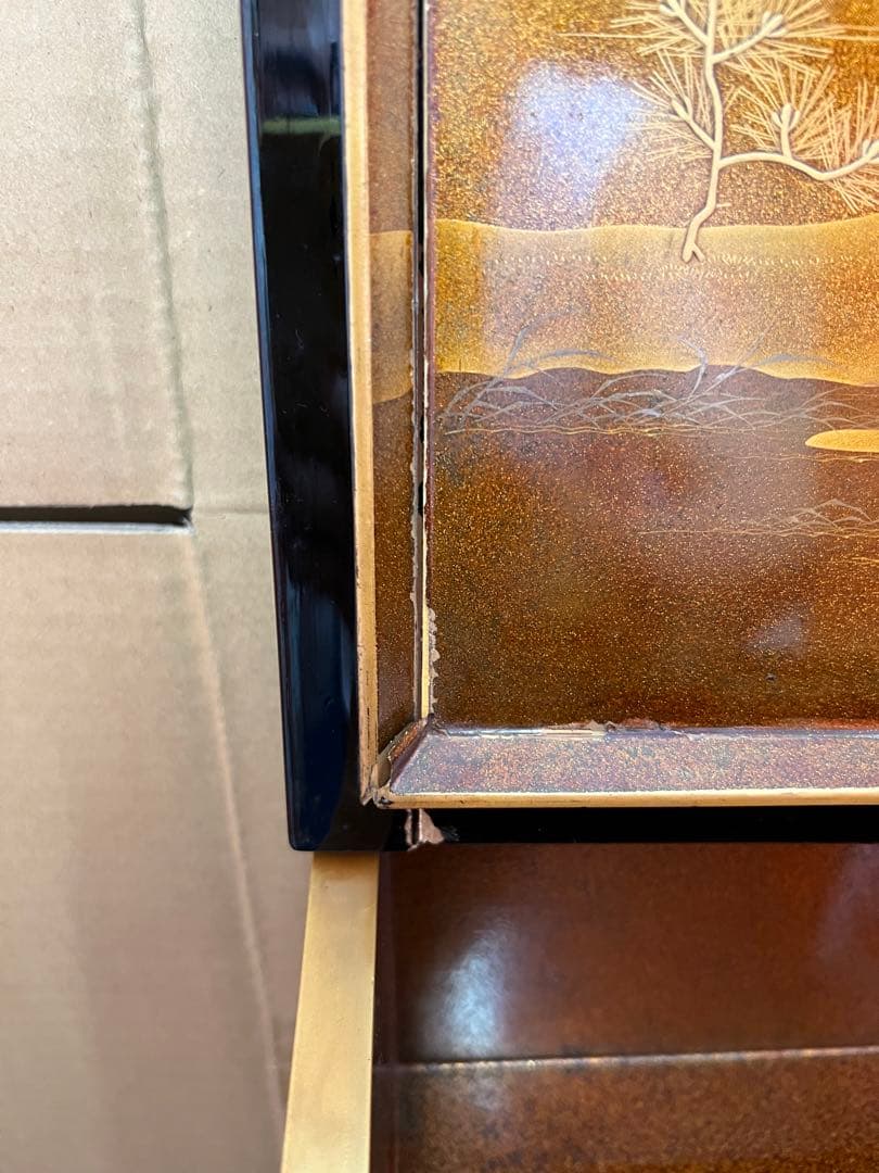 783 黒漆塗り沈金重箱　金蒔絵　松　3重　高級