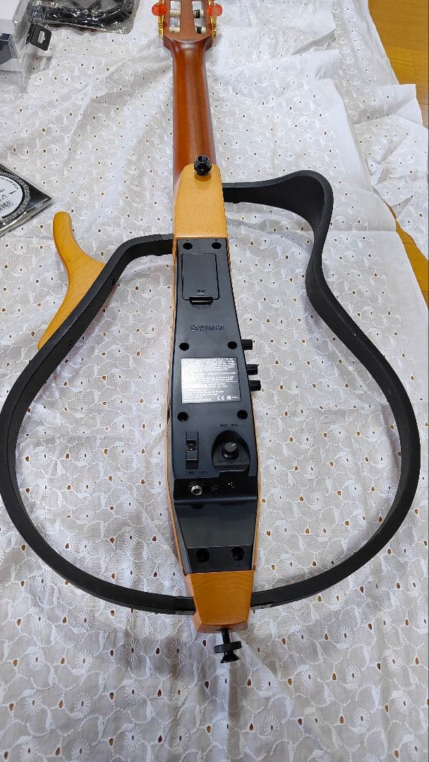 美品ヤマハ サイレントギター 100 S6弦ギター付属品多数