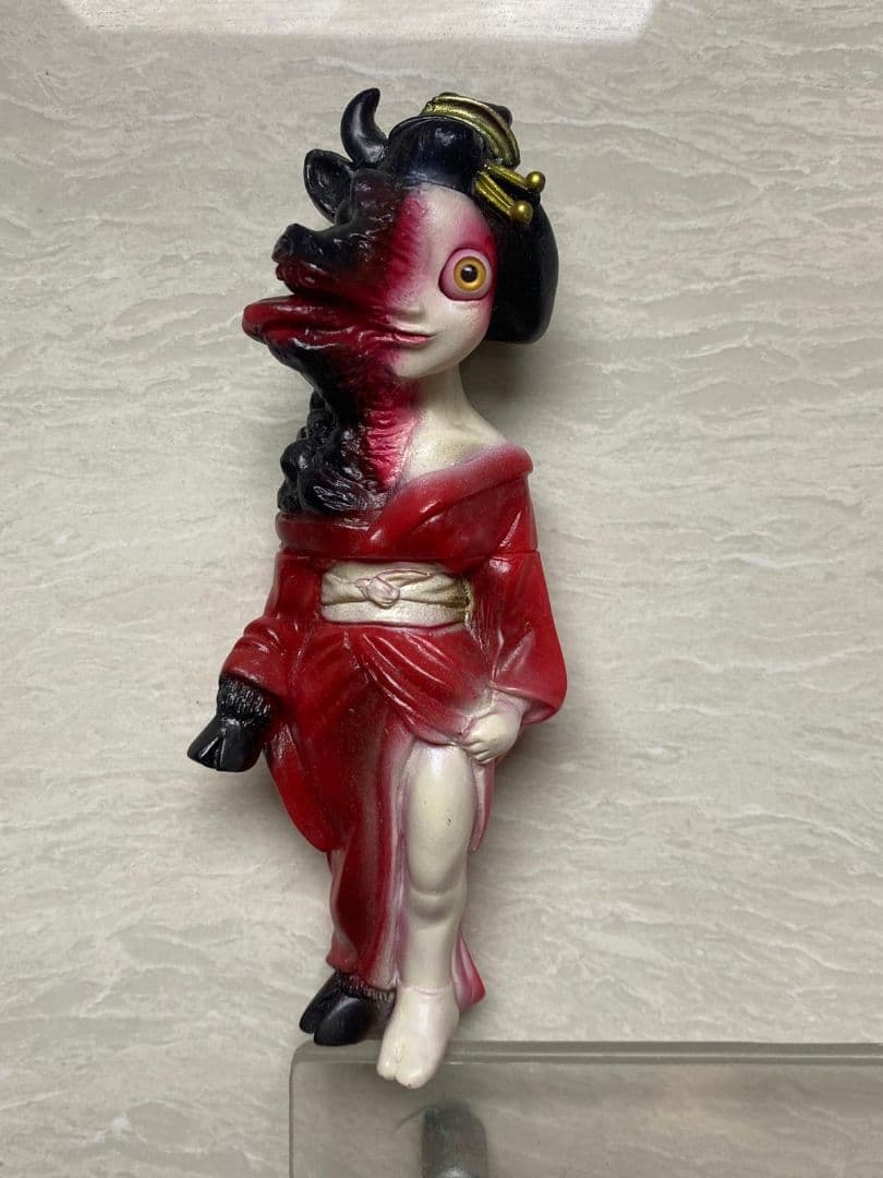 ヒカリトイズ　物ノ怪少女　件　1st ソフビ 現狀品