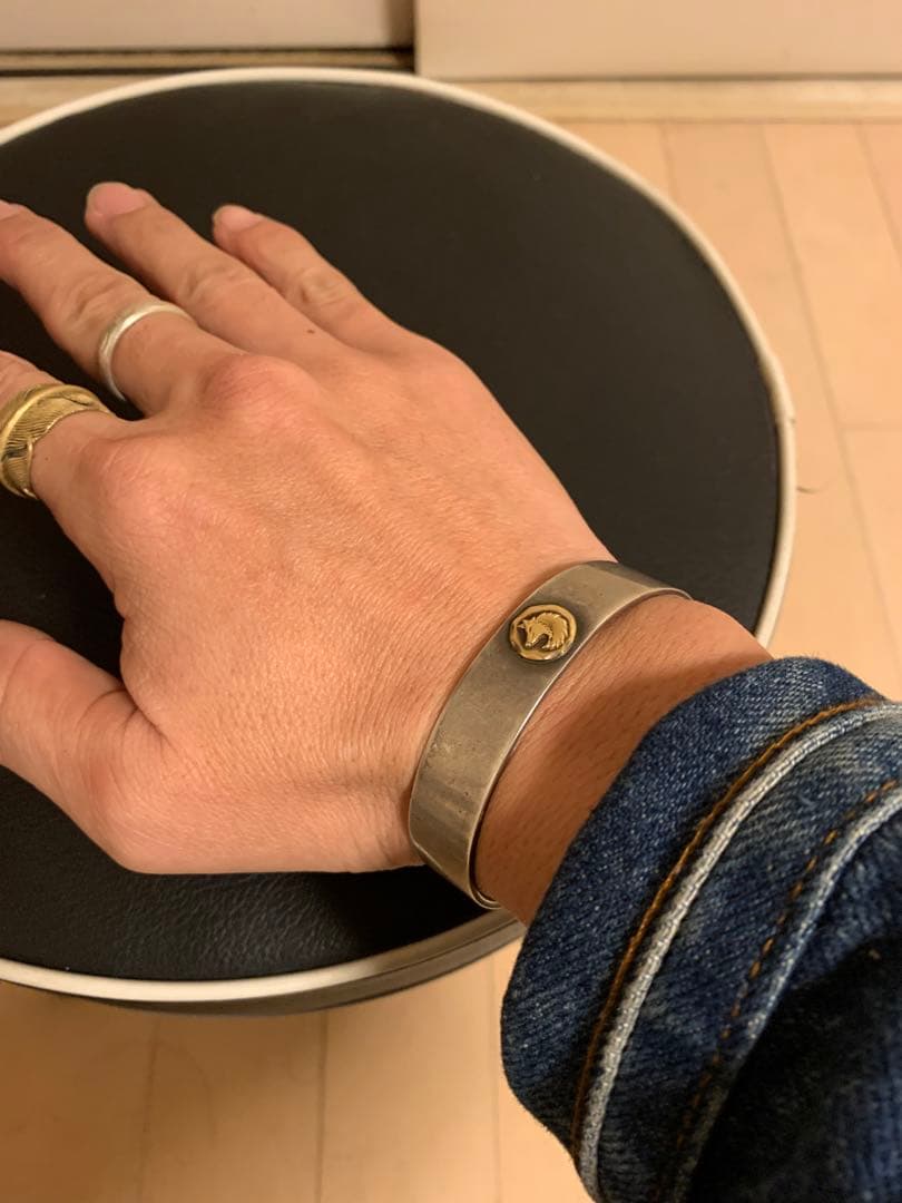 「TADY & KING 平打ちバングル GPウルフ K18 SILVER