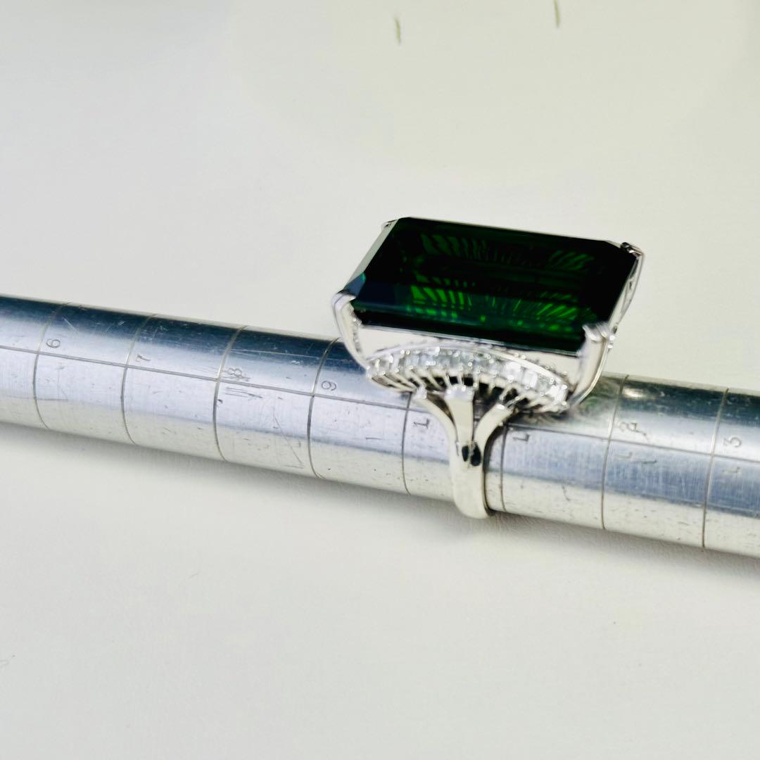 pt900．トルマリン(ダイヤモンド入り)指輪(未使用)N o.1312.