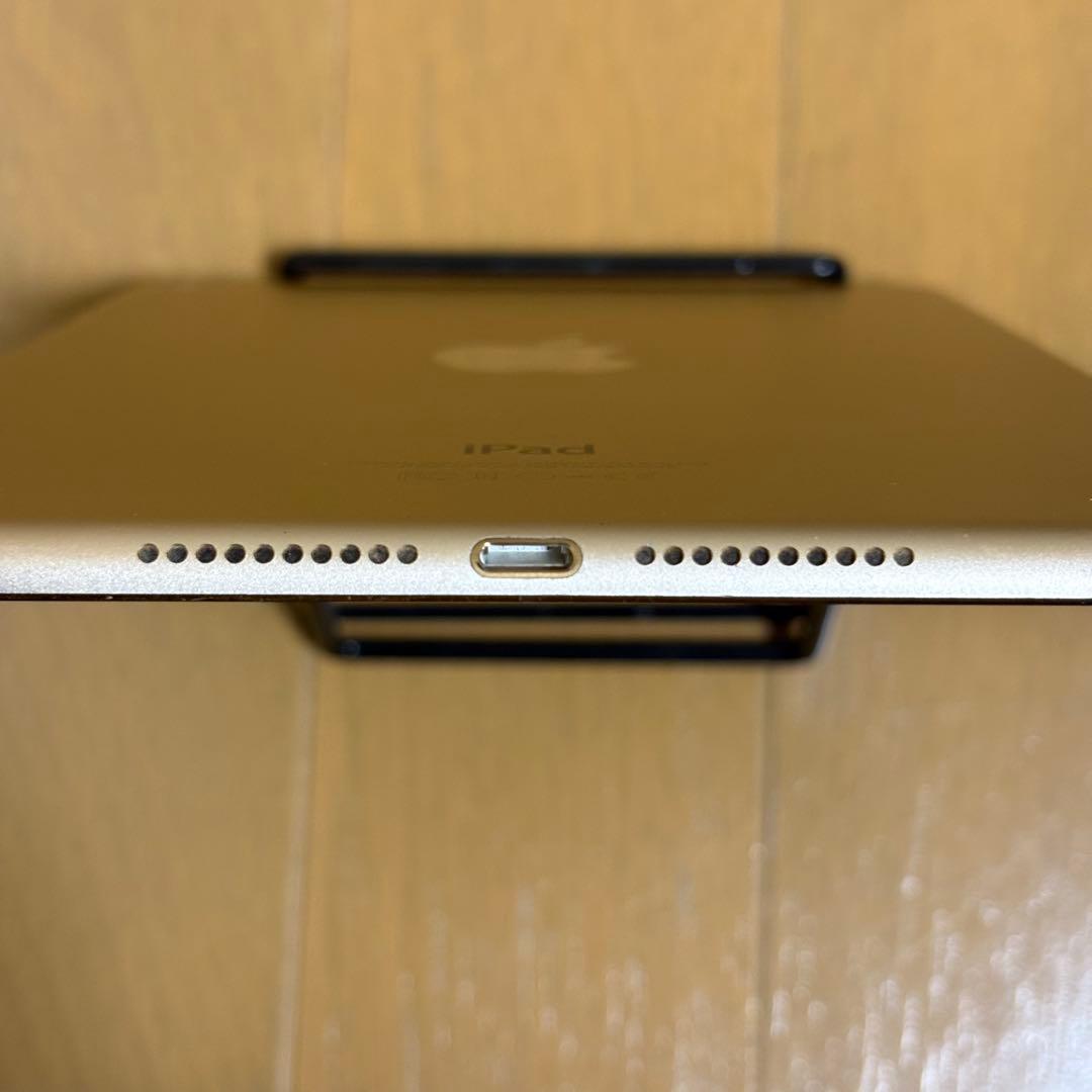 iPad mini第４世代wi-fi128GBバッテリー89.9%背面傷あり