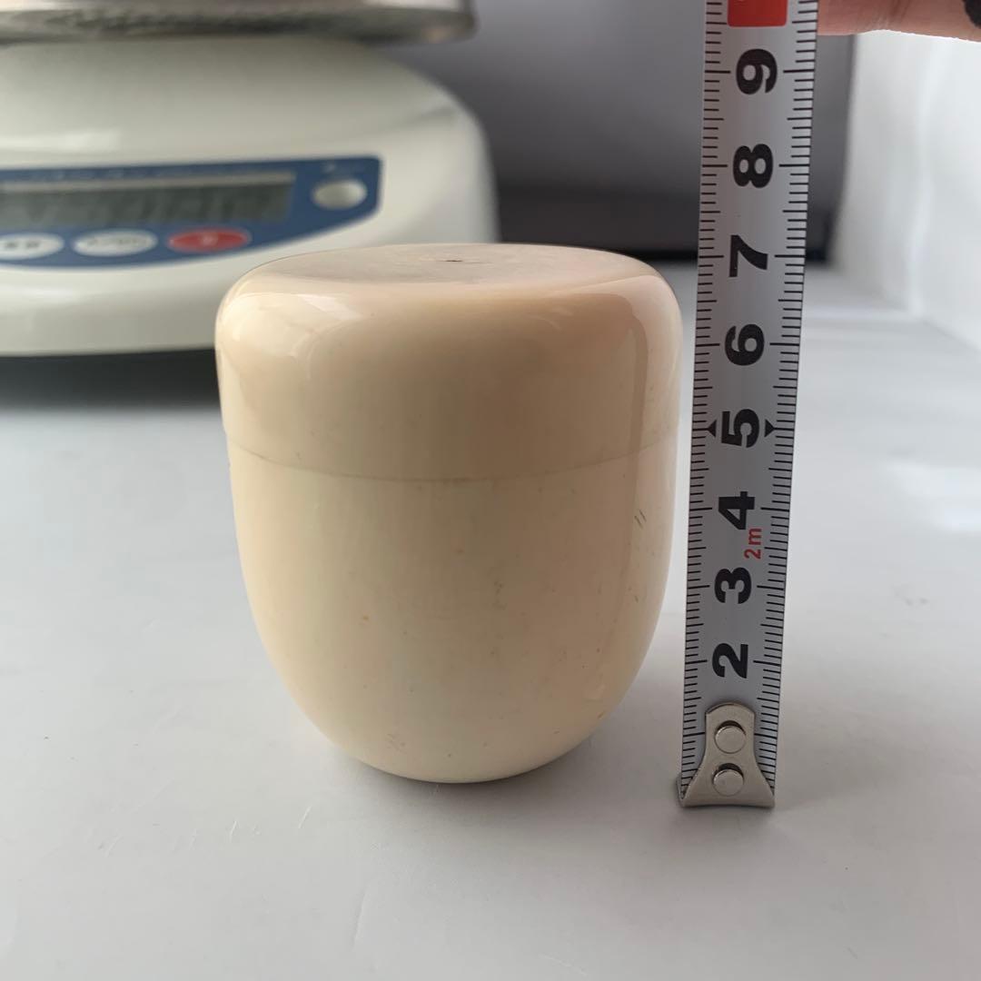 蓋付き保存容器　高さ7cm, 幅5.5cm