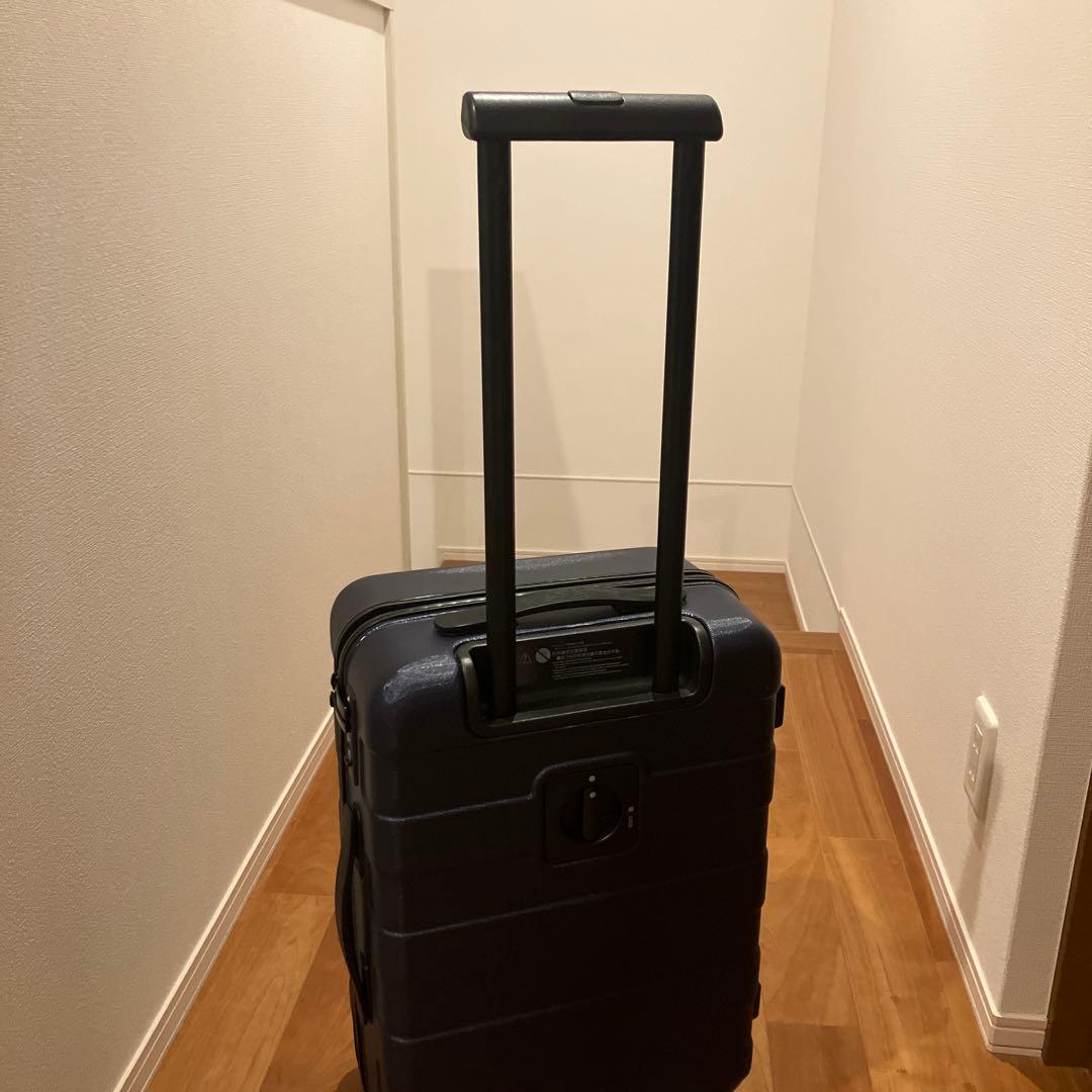 無印良品　36Ｌ　キャリーケース　紺色　機内持込可