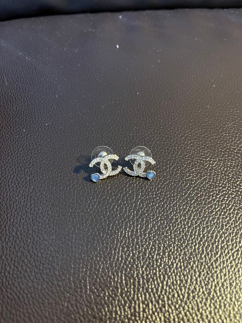 CHANELシャネル25P ハートCCマークピアス 青