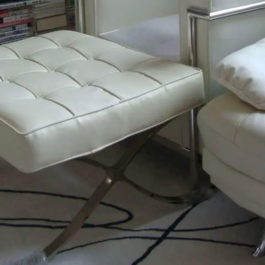 バルセロナチェアオットマン ホワイト 3/28まで