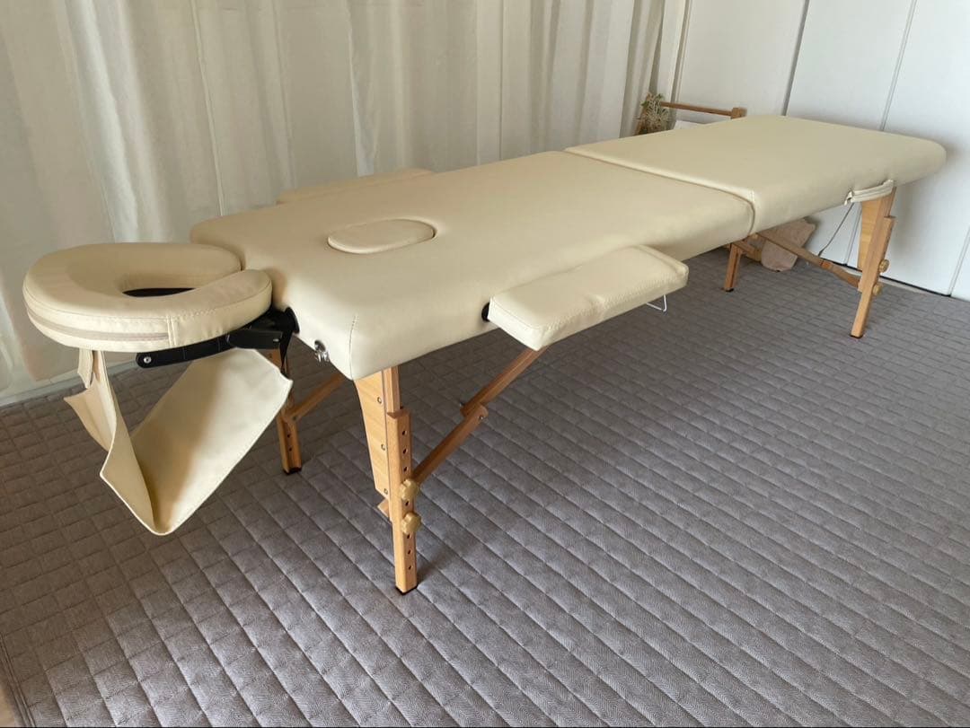 【美品⠀】マッサージベッド折りたたみ 施術ベッド アイボリー