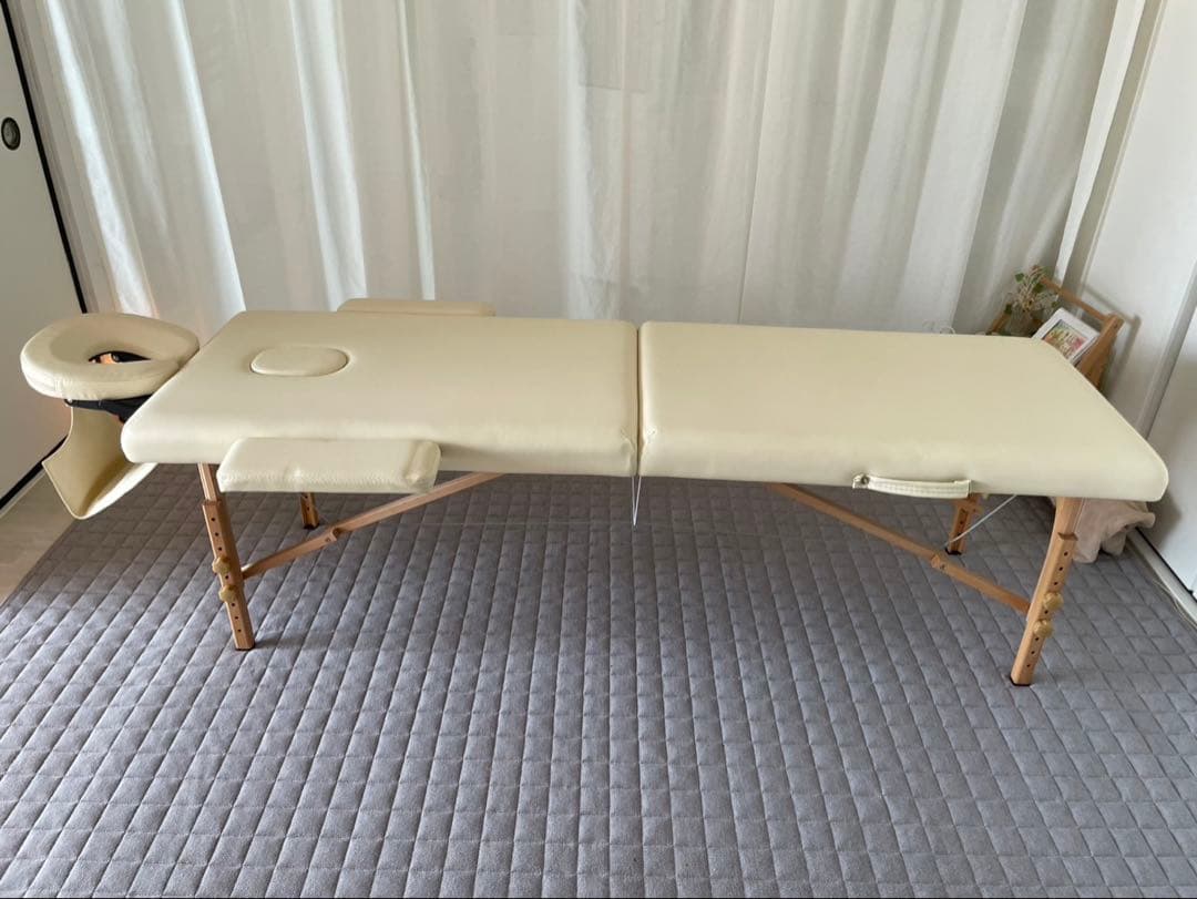 【美品⠀】マッサージベッド折りたたみ 施術ベッド アイボリー