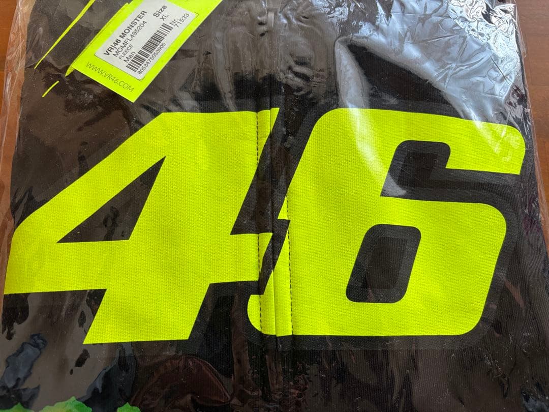 バレンティーノ ロッシ VR46 オフィシャル ジップアップパーカー