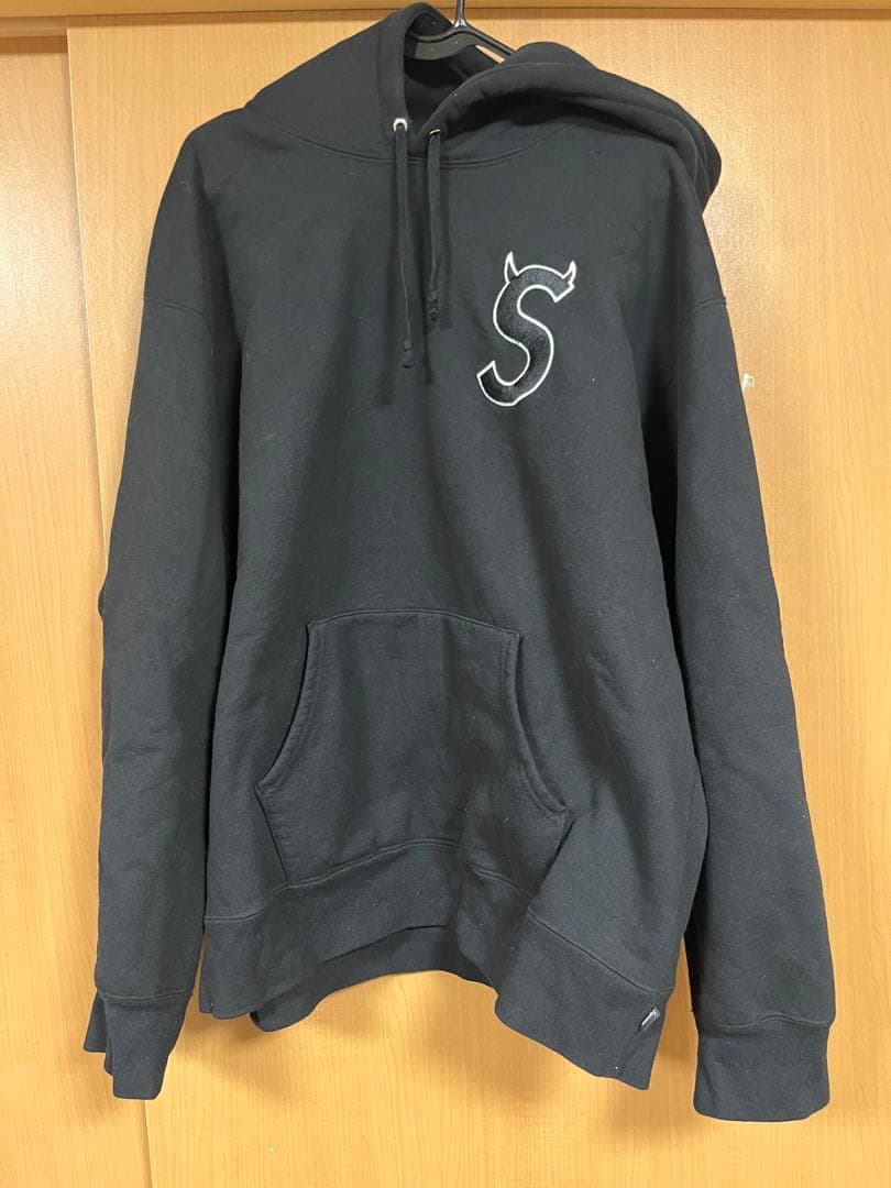 SUPREME ツノパーカー