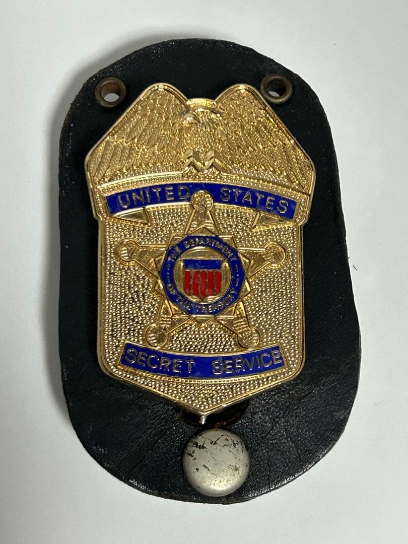 旧型　シークレットサービス　ポリスバッジ　USSS アクセスオーバーシーズ製