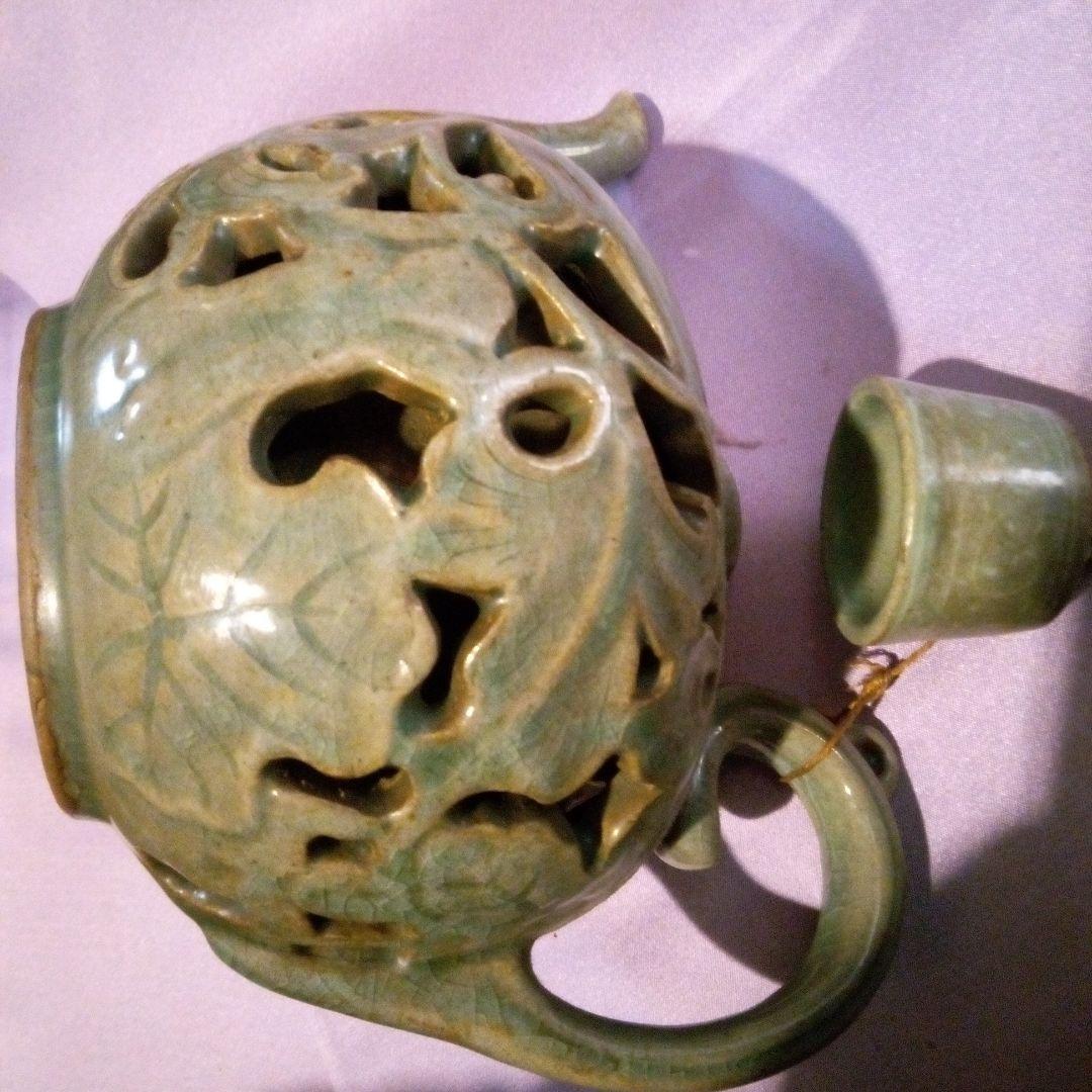 中国陶磁器　青磁　緑色の透かし彫り陶器ティーポット