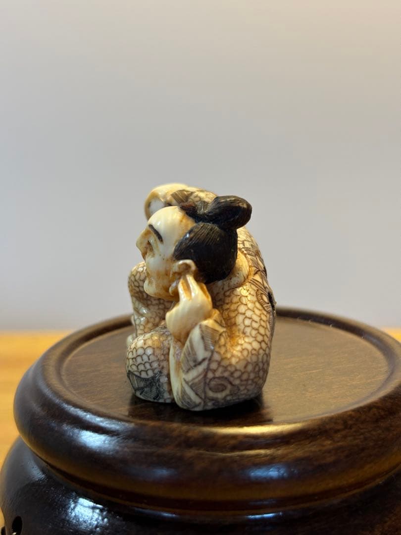 【最終値下げ】時代提物 根付 天然素材　骨董　　銘あり