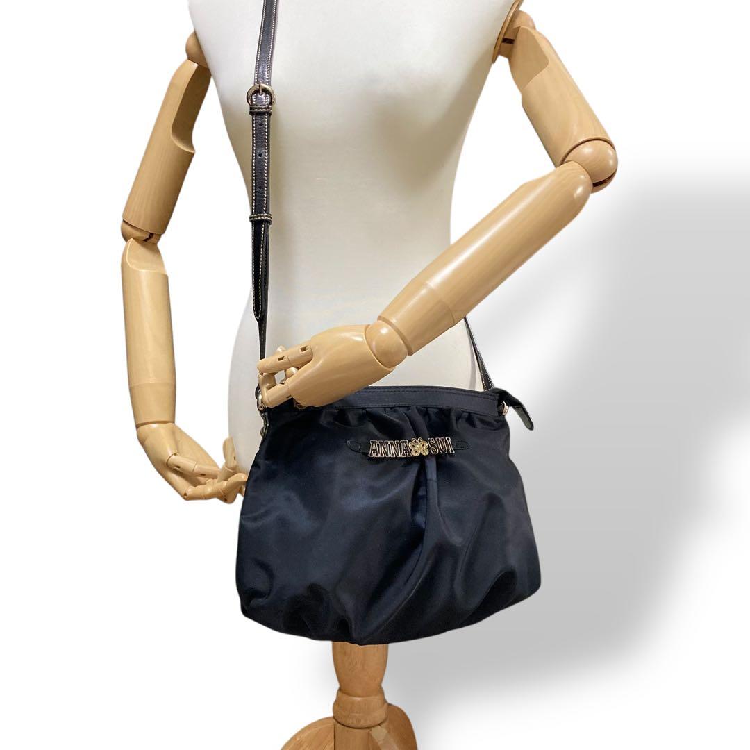 アナスイ ANNA SUI ショルダーバッグ 斜め掛け ナイロン ブラック ロゴ